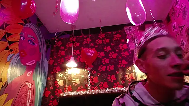 SimonAndJocelyn online show from February 13, 7:21 pm