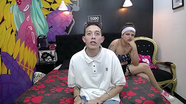 SimonAndJocelyn online show from February 17, 7:44 pm