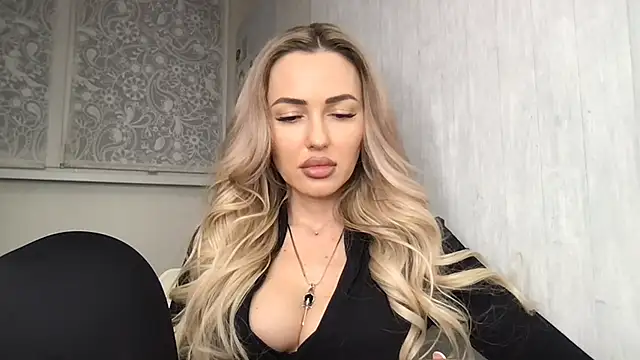Snapshot of juciepussy_ chatting on February 21, 6:59 pm juciepussy online show from February 21, 6:59 pm