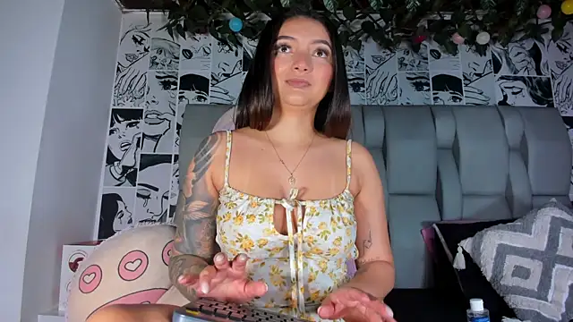 Snapshot of LucyRosse chatting on July 19, 11:18 am LucyRosse online show from July 19, 11:18 am