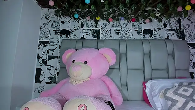 LucyRosse online show from May 3, 11:15 am
