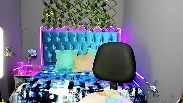 IZZY BEAUTIFUL online show from March 6, 11:42 pm