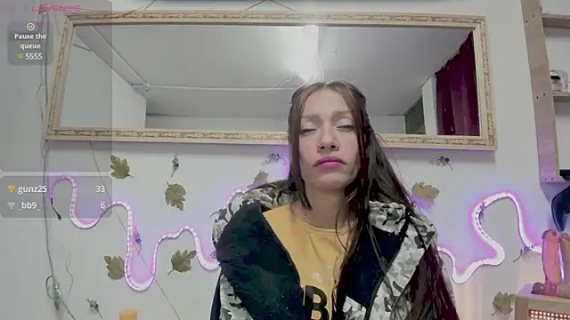 IZZY BEAUTIFUL online show from February 27, 9:29 am