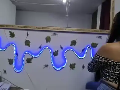 IZZY BEAUTIFUL online show from February 25, 11:37 pm