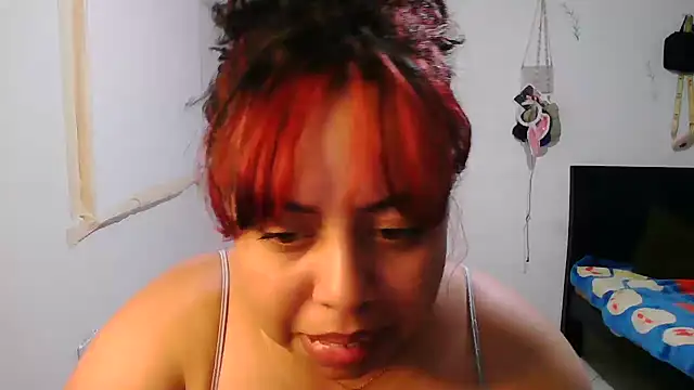 alexandraluv online show from November 25, 12:00 am