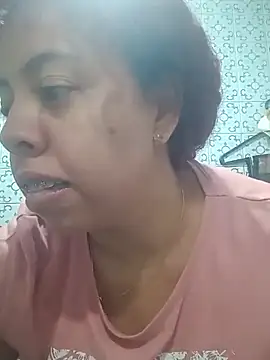 Snapshot of alexandraluv chatting on February 22, 4:40 pm alexandraluv online show from February 22, 4:40 pm