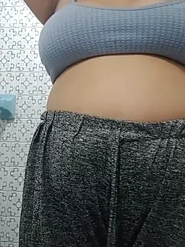 Snapshot of alexandraluv chatting on October 5, 4:42 pm alexandraluv online show from October 5, 4:42 pm