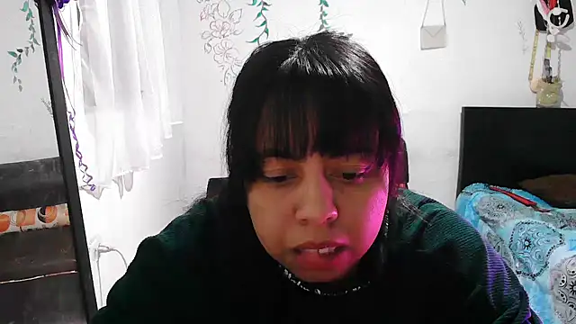 Snapshot of alexandraluv chatting on October 17, 11:06 pm alexandraluv online show from October 17, 11:06 pm