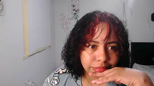 alexandraluv online show from November 26, 10:54 pm