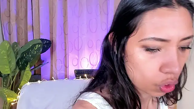 Miss veronicaa2 online show from January 14, 12:53 pm