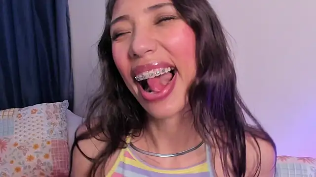 Miss veronicaa2 online show from November 12, 1:59 pm