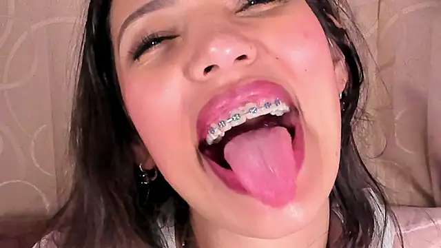 Miss veronicaa2 online show from March 20, 12:50 pm