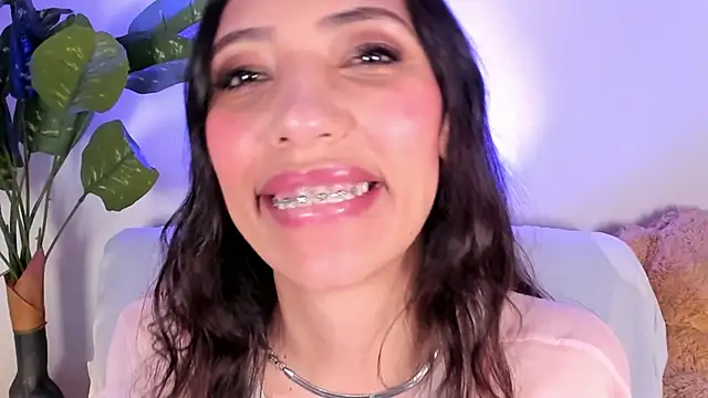 Miss veronicaa2 online show from April 27, 1:31 pm
