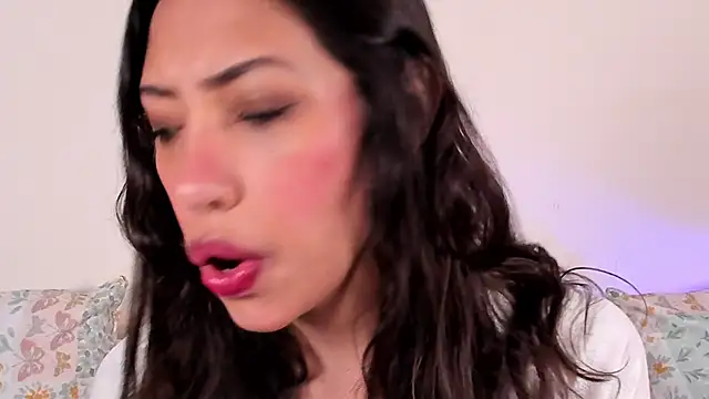 Miss veronicaa2 online show from September 15, 1:33 pm