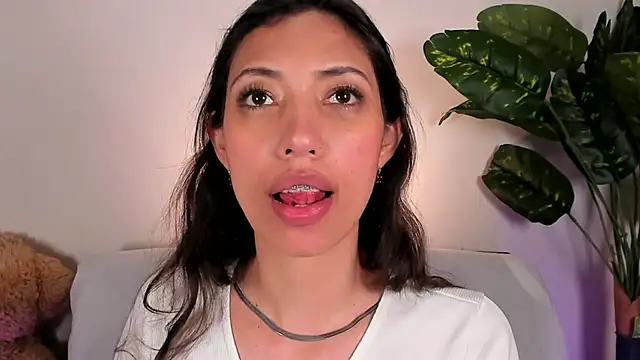 Miss veronicaa2 online show from May 11, 5:43 pm