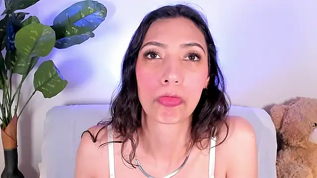 Miss veronicaa2 online show from April 23, 1:24 pm