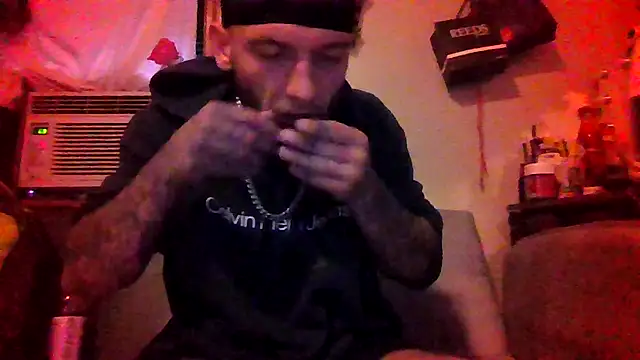 Snapshot of cruz815 chatting on September 19, 10:58 pm cruz815 online show from September 19, 10:58 pm