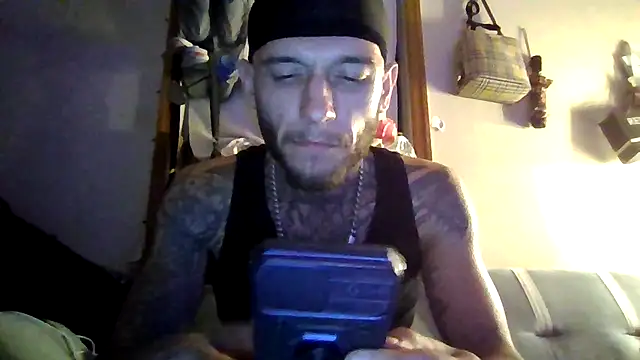 Snapshot of cruz815 chatting on September 21, 6:18 am cruz815 online show from September 21, 6:18 am