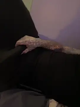 cruz815 online show from December 4, 8:08 pm