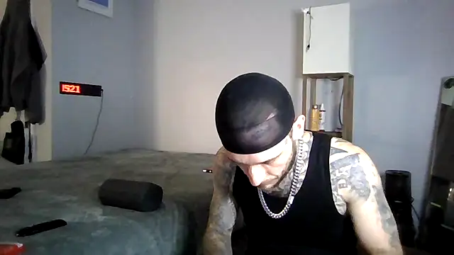 cruz815 online show from May 21, 2:42 am