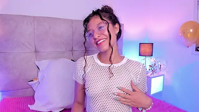 mac-sara online show from March 17, 11:13 pm