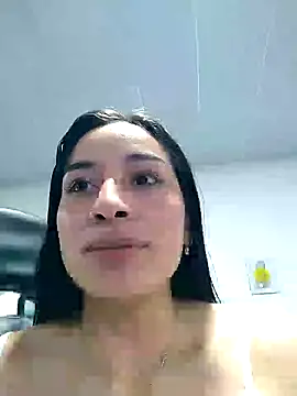 Snapshot of Marce0 chatting on February 10, 2:30 am Marce0 online show from February 10, 2:30 am