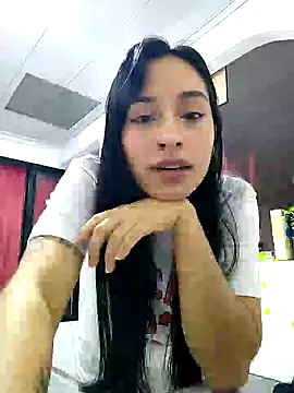 Snapshot of Marce0 chatting on February 3, 10:43 pm Marce0 online show from February 3, 10:43 pm