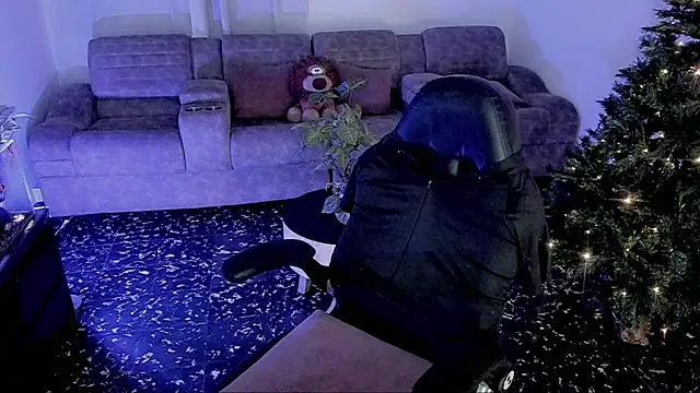 Dylan Milk online show from December 5, 12:32 am