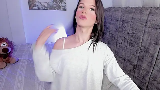 Dylan Milk online show from February 27, 11:15 pm