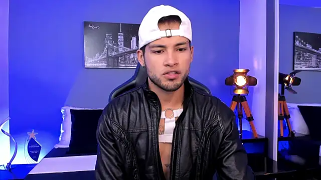Snapshot of Max_Conor1 chatting on September 19, 11:58 am Max Conor1 online show from September 19, 11:58 am