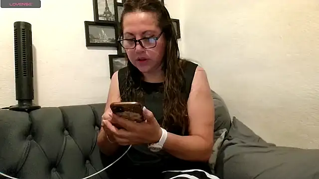 MirandaLatinaLovely online show from May 27, 5:53 pm