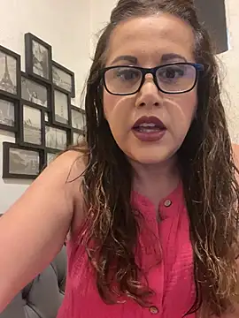 MirandaLatinaLovely online show from June 2, 5:46 pm