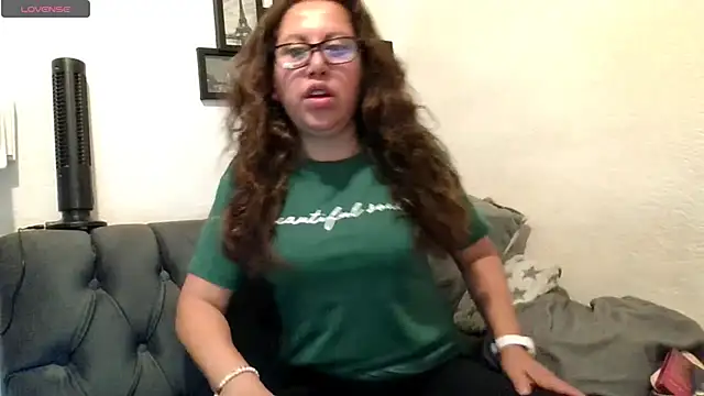 MirandaLatinaLovely online show from May 26, 5:00 pm