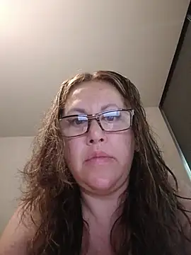 Snapshot of MirandaLatinaLovely chatting on June 19, 5:52 pm MirandaLatinaLovely online show from June 19, 5:52 pm