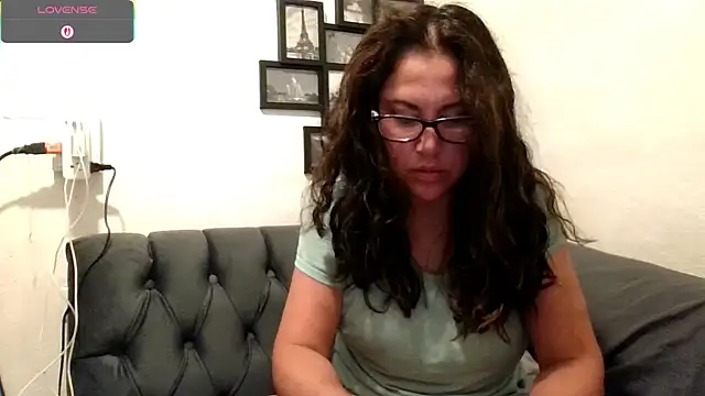 MirandaLatinaLovely online show from November 18, 3:37 pm