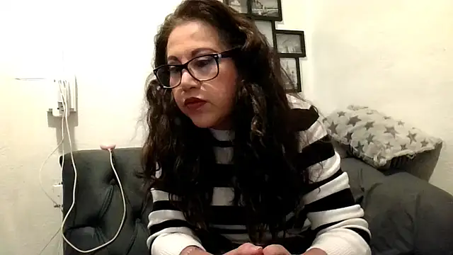 MirandaLatinaLovely online show from January 11, 5:53 pm