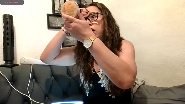 MirandaLatinaLovely online show from April 30, 5:42 pm
