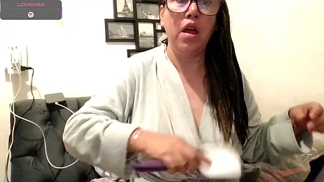 MirandaLatinaLovely online show from October 27, 3:13 pm