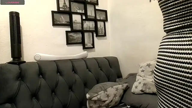 MirandaLatinaLovely online show from April 29, 5:17 pm