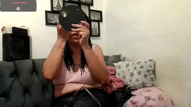 Snapshot of MirandaLatinaLovely chatting on September 24, 3:07 pm MirandaLatinaLovely online show from September 24, 3:07 pm