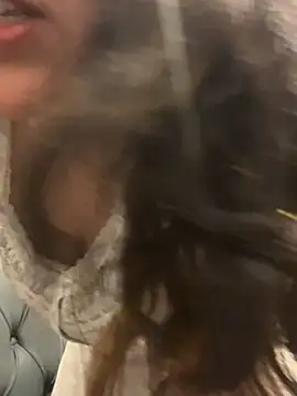 MirandaLatinaLovely online show from December 1, 5:30 am