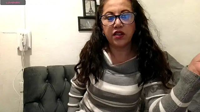 MirandaLatinaLovely online show from December 19, 7:16 pm