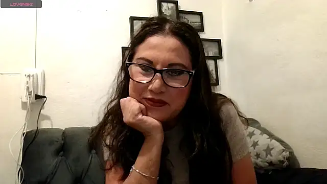 MirandaLatinaLovely online show from November 10, 4:45 pm