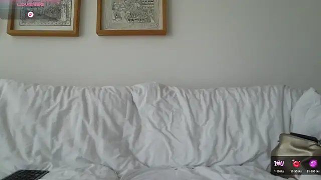 MirandaLatinaLovely online show from April 18, 6:10 pm