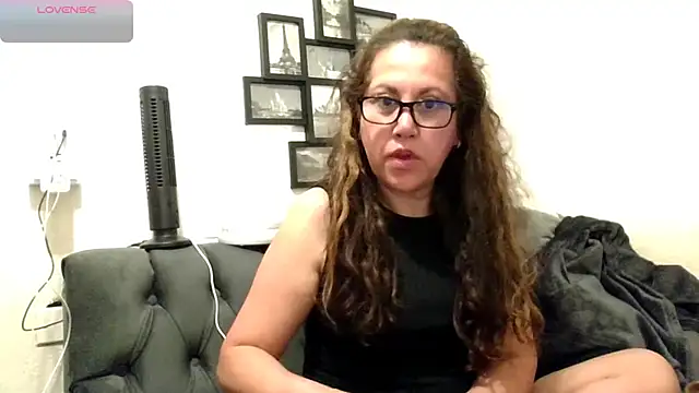 MirandaLatinaLovely online show from April 2, 6:36 pm