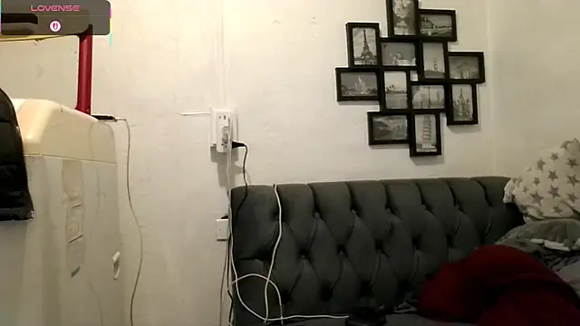 MirandaLatinaLovely online show from December 4, 4:39 pm