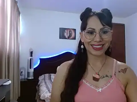 AloLovely  online show from April 8, 10:44 pm