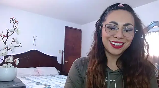 AloLovely  online show from February 11, 9:25 pm