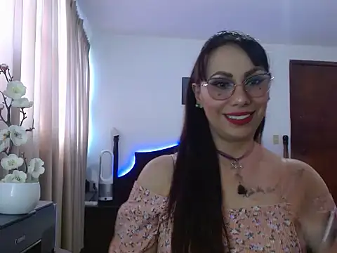 AloLovely  online show from April 2, 9:10 pm