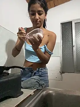 eva roseee online show from February 6, 1:45 am